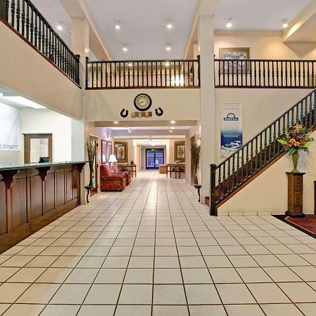 Days Inn & Suites By Wyndham Hickory Zewnętrze zdjęcie