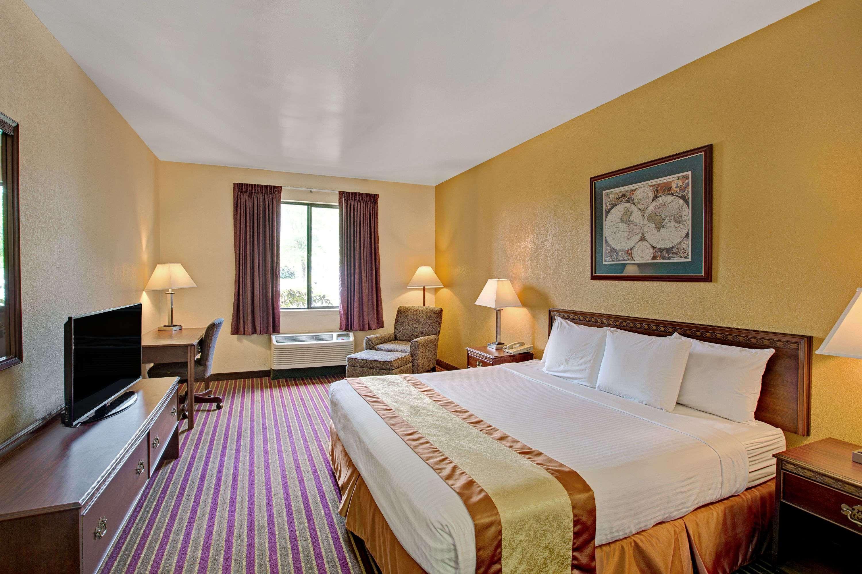 Days Inn & Suites By Wyndham Hickory Zewnętrze zdjęcie