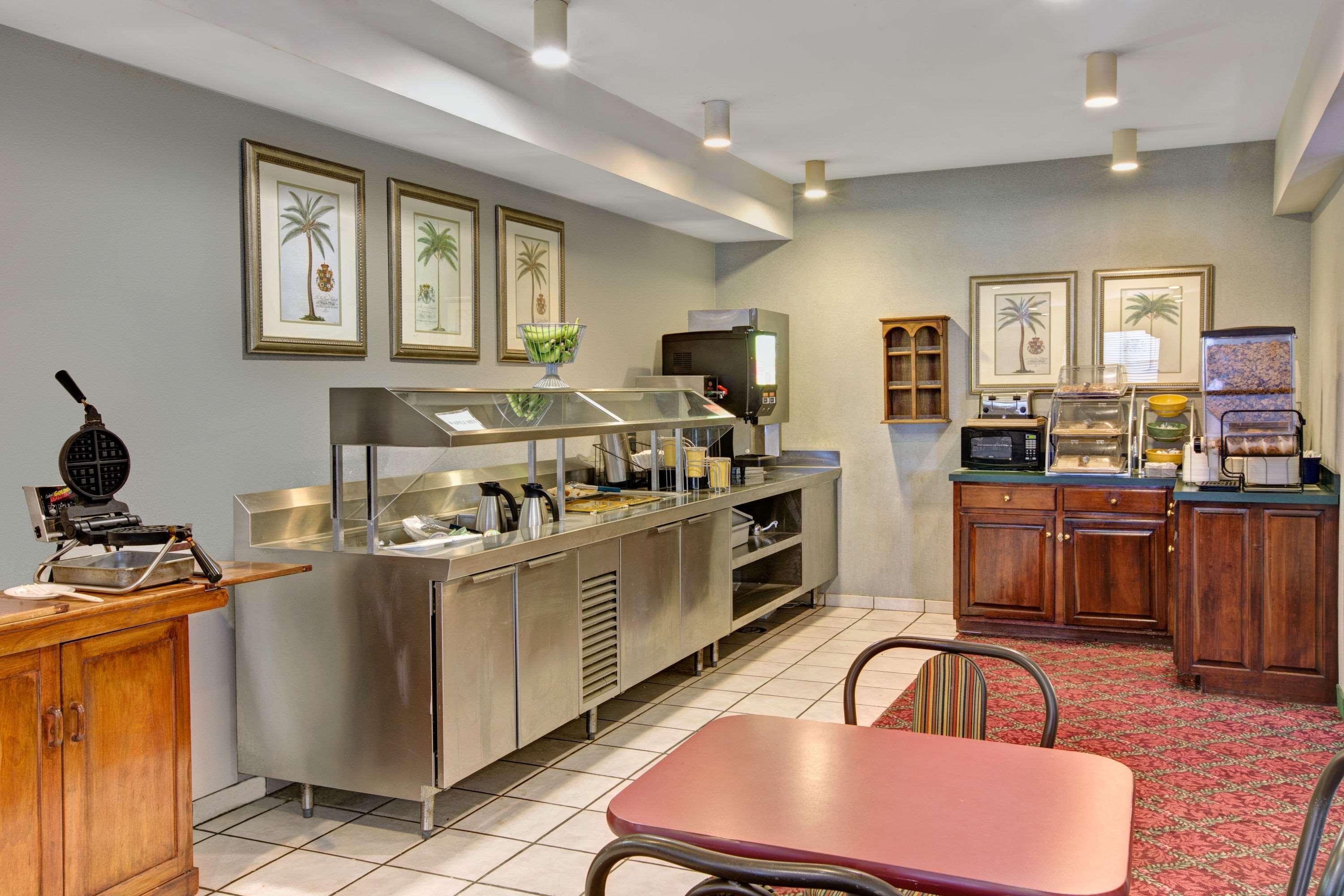Days Inn & Suites By Wyndham Hickory Zewnętrze zdjęcie
